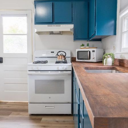 Retro Retreat Renovated 2Br, Desk, No Chore List! Kingston Exterior foto