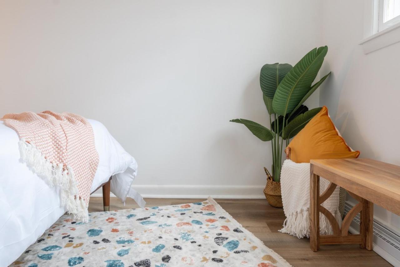 Retro Retreat Renovated 2Br, Desk, No Chore List! Kingston Exterior foto