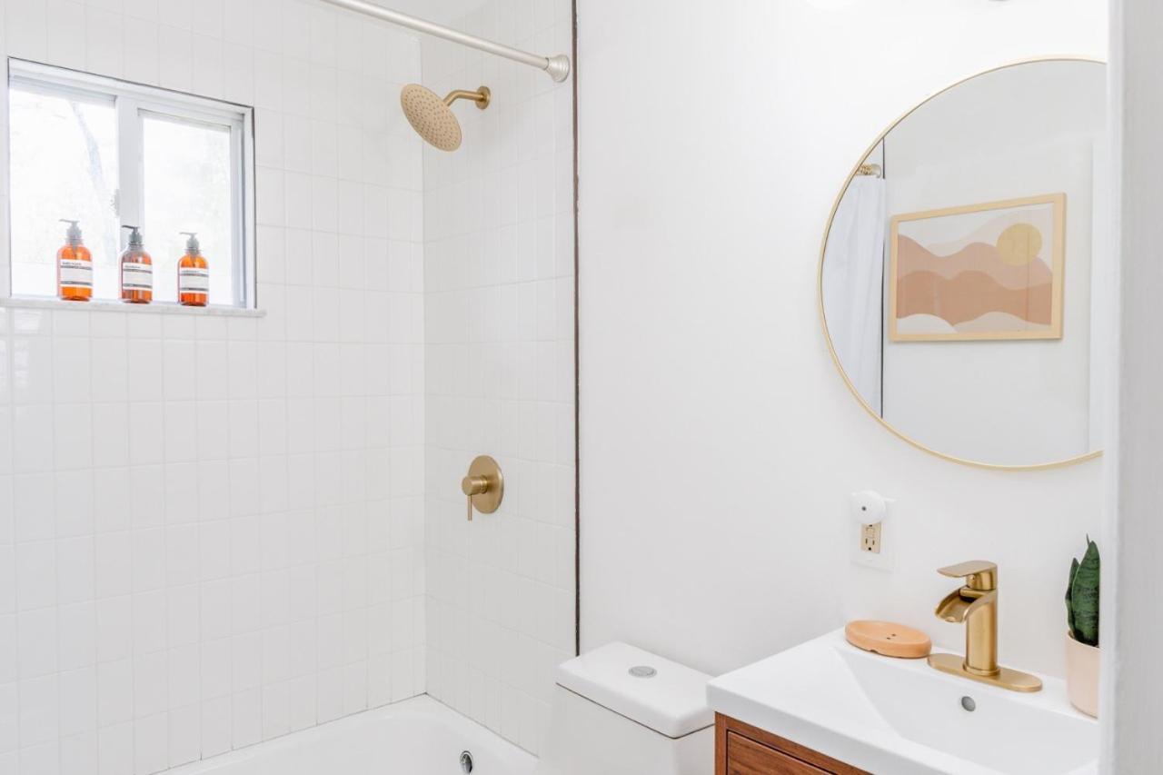 Retro Retreat Renovated 2Br, Desk, No Chore List! Kingston Exterior foto